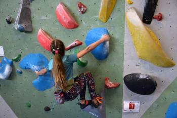 Základy lezení na umělé stěně pro mládež
